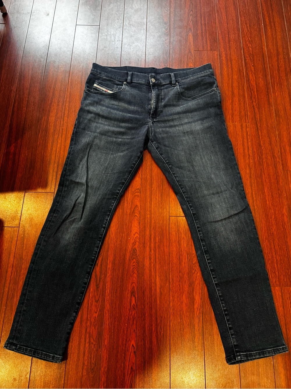 Diesel 36W Dark Wash Straight-Leg Jeans - Black Wash